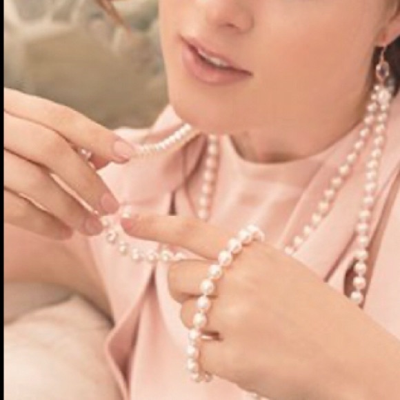 Meet your Posher, Monriona - Picture 1 of 1